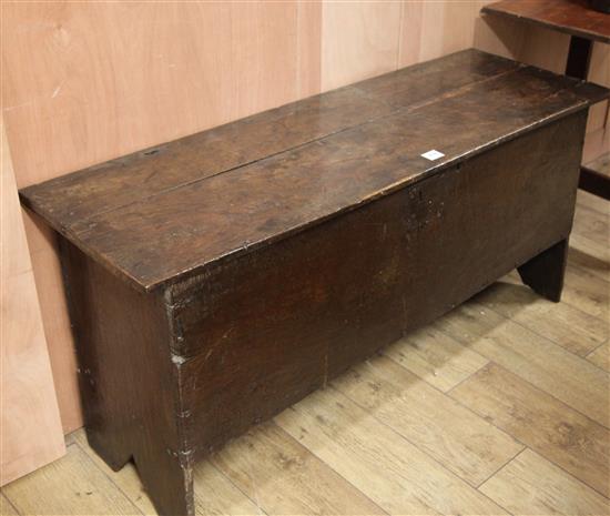 Oak coffer W.142cm